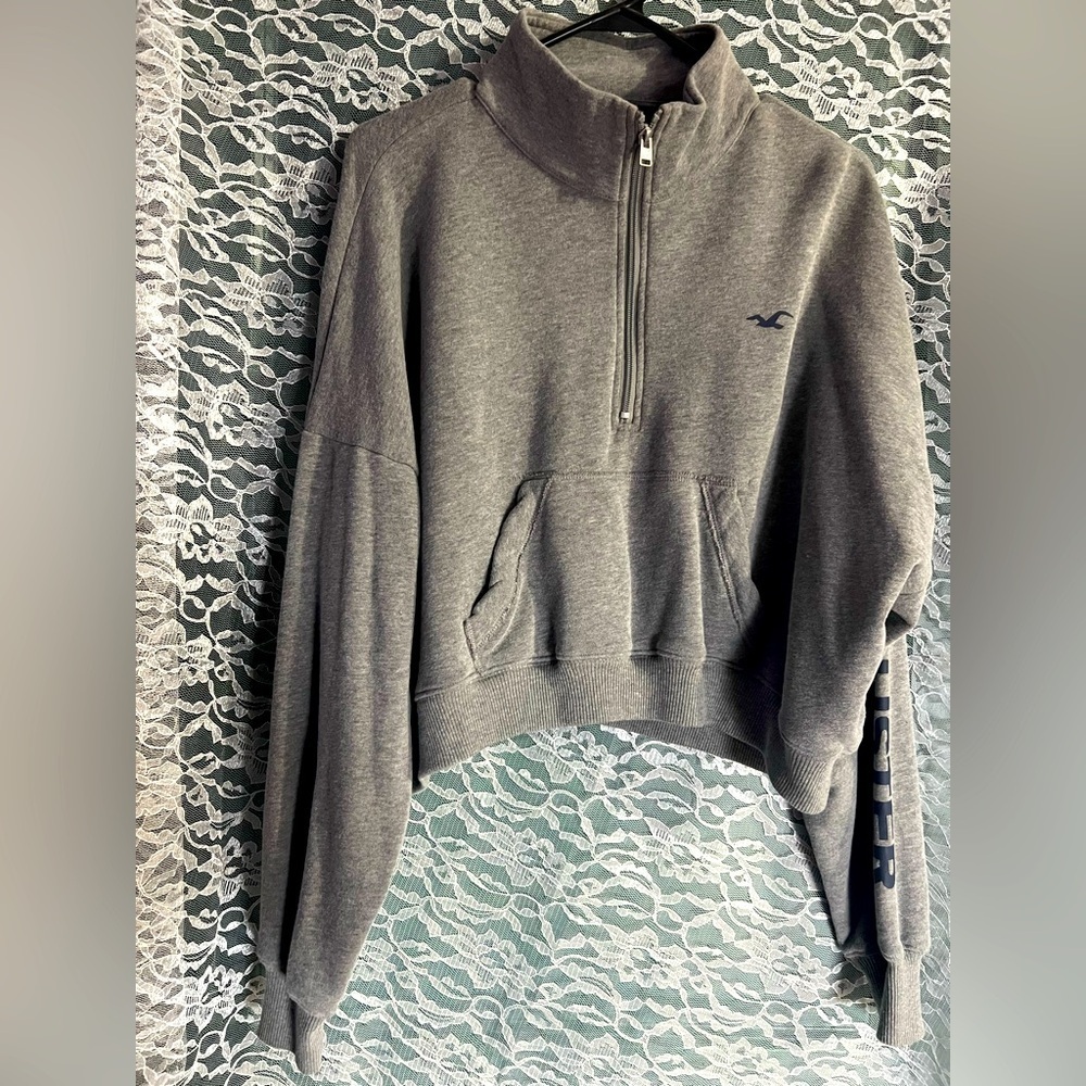 Hollister Cropped Turtle Neck Half Zip Sweater Women’s size Large - Picture 2 of 7